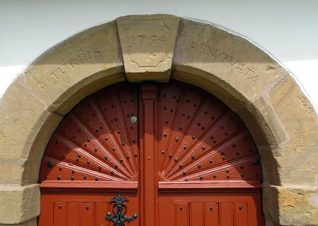 Kirchenportal am Sebastianusweg