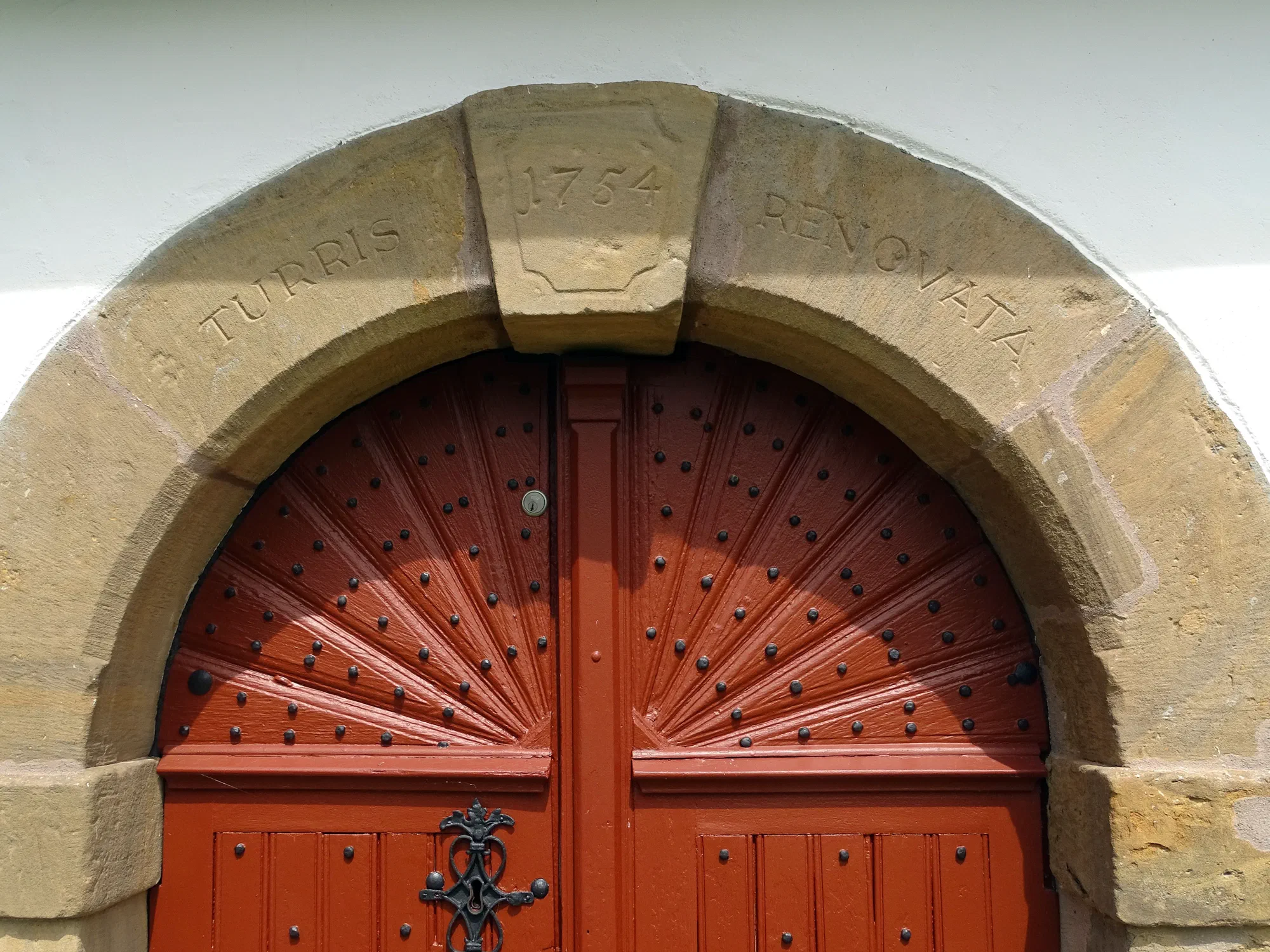 Kirchenportal am Sebastianusweg
