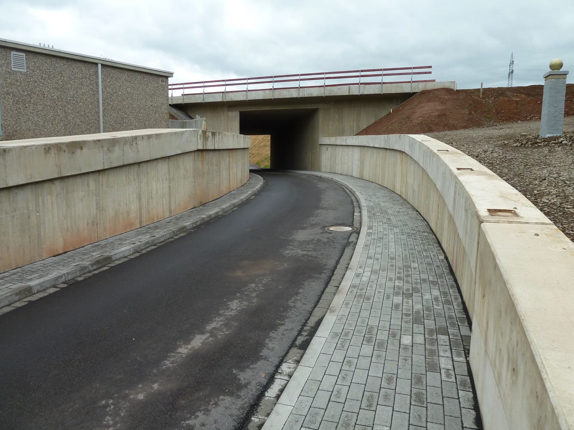Neue Straßenunterführung
